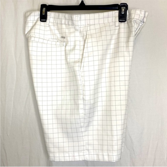 IZOD | NWT Golf shorts - Picture 3 of 10